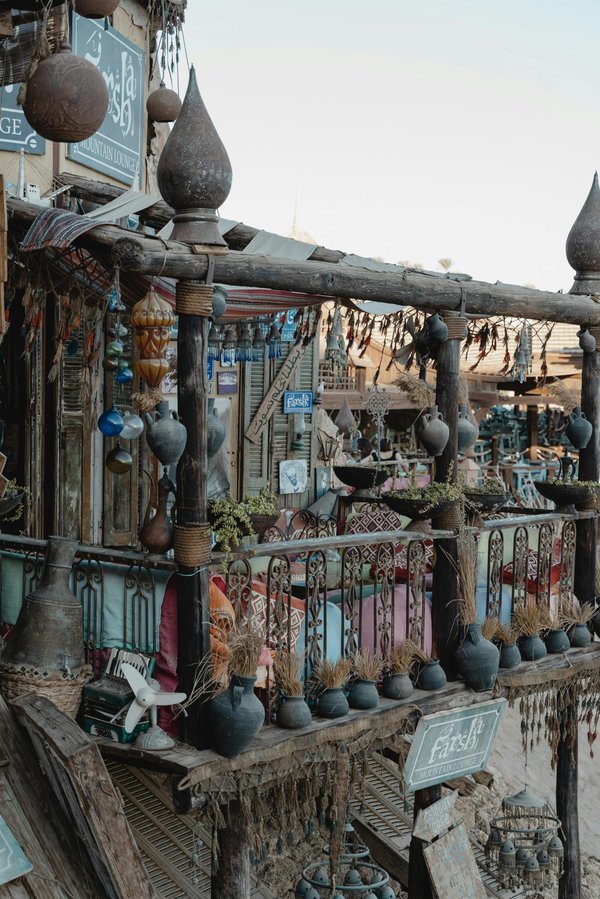 Créez votre espace extérieur avec une terrasse suspendue métallique